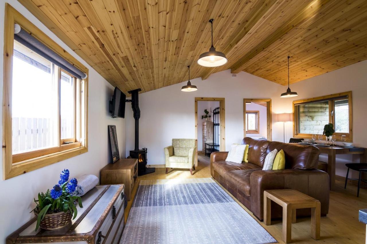 Laurel Lodge - 2 Bedroom Log Cabin - St Florence Saint Florence Exteriör bild