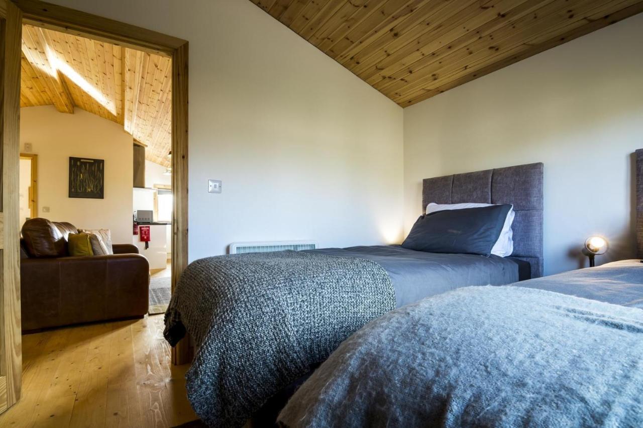 Laurel Lodge - 2 Bedroom Log Cabin - St Florence Saint Florence Exteriör bild